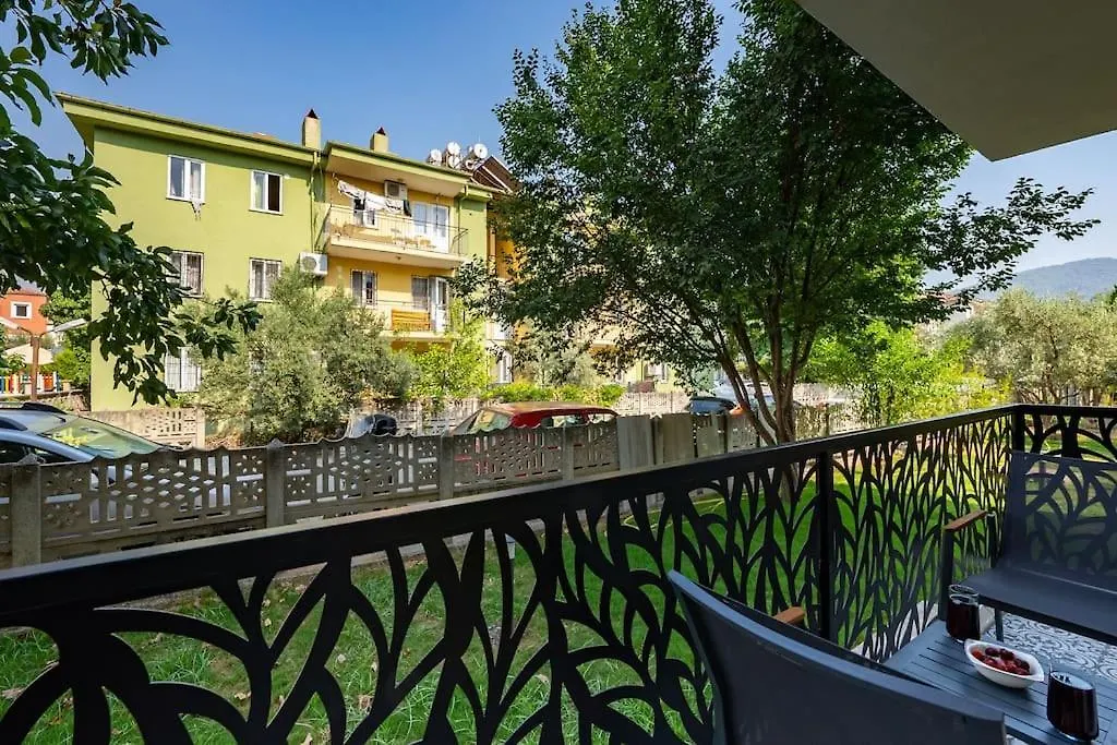 Apartamento Fethiye Merkezde Jakuzili Lueks Daire - Ocekhomes Meva